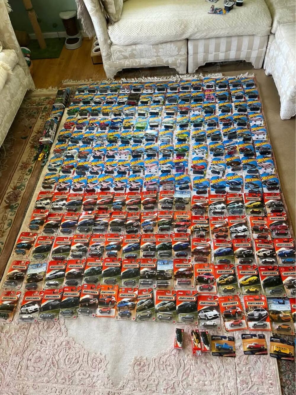 Large 250+ Hot Wheels and Matchbox Die-Cast Car Collection